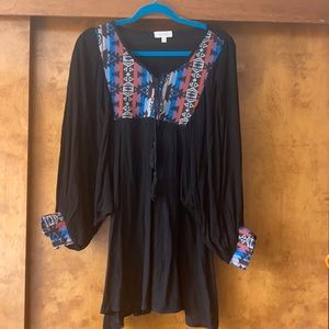 TRIBAL PRINT ON BLACK FLOWY BLOUSE